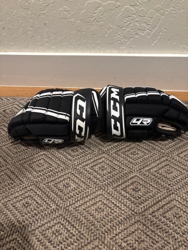 CCM 4-Roll Gloves 11" (Used)