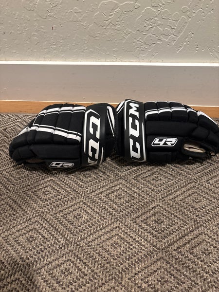 CCM 4-Roll Gloves 11" (Used)