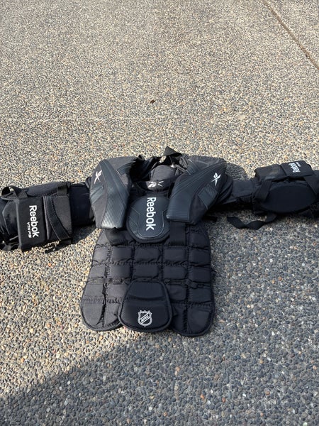 XL Reebok YTH PS Goalie Chest Protector (Used)