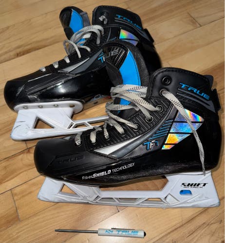 True TF7 Hockey Goalie Skates Regular Width 7.5 (Used)
