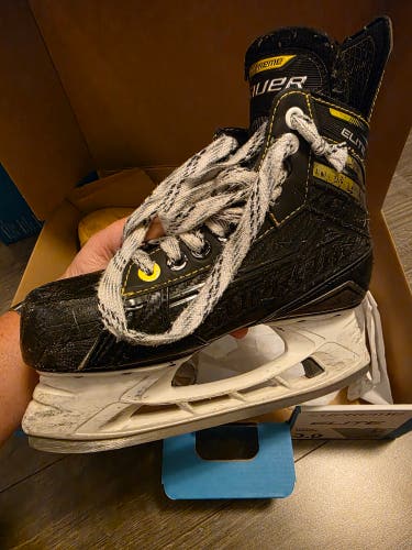 Bauer Supreme Elite Hockey Skates Regular Width Size 3 (Used)