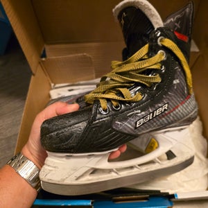 Bauer Vapor X Shift Pro Hockey Skates Size 4 (Used)