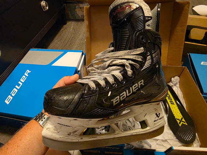 Bauer Vapor X Shift Pro Hockey Skates 6 (Used)
