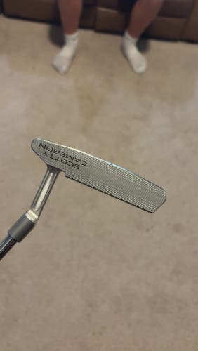 Silver Unisex 2024 Scotty Cameron Super Select Squareback 2 Blade Right Handed Putter Uniflex 23" (U