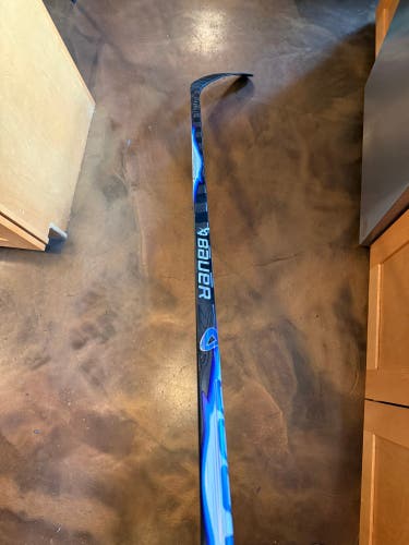 Senior Bauer Vapor FlyLite Left Hand Hockey Stick P92 (New)