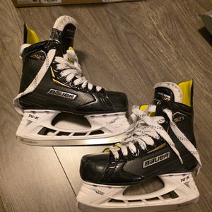 Bauer Supreme S27 Hockey Skates Size 2 (Used)
