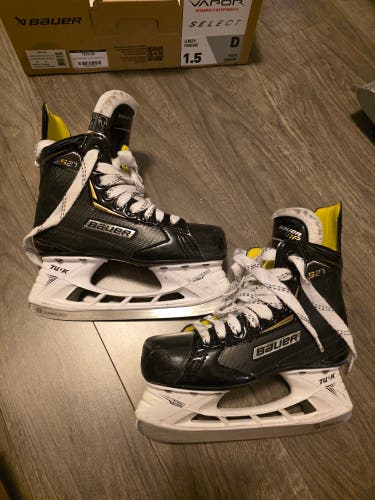 Bauer Supreme S27 Hockey Skates Size 2 (Used)