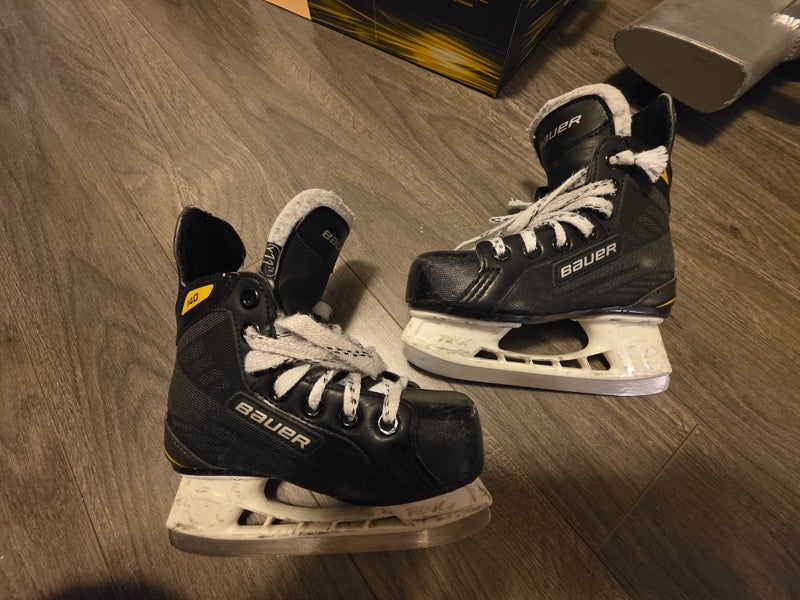 Bauer Supreme 140 Hockey Skates 11 (Used)