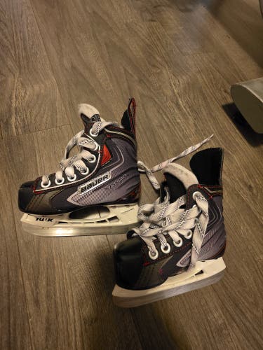 Bauer Vapor Hockey Skates 8 (Used)