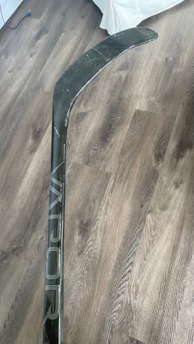 Bauer hyperlite 2 hockey stick