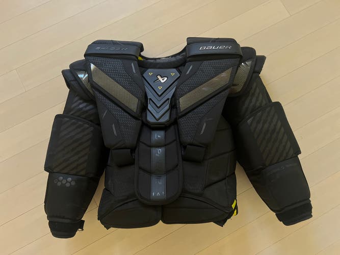 Medium Bauer Shadow Goalie Chest Protector (Used)