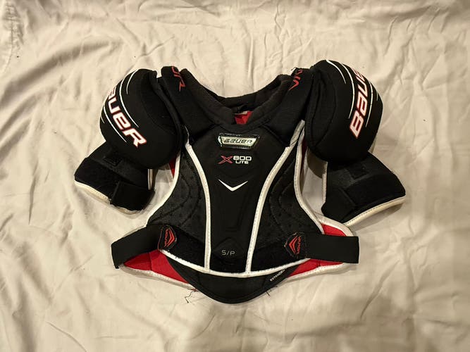 Small Junior Bauer Vapor X800 Lite Shoulder Pads (Used)
