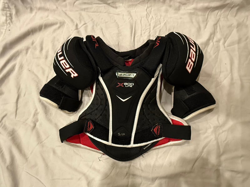 Small Junior Bauer Vapor X800 Lite Shoulder Pads (Used)