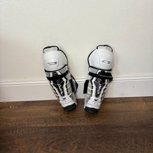 Youth CCM Tacks 11 Shin Pads (Used)