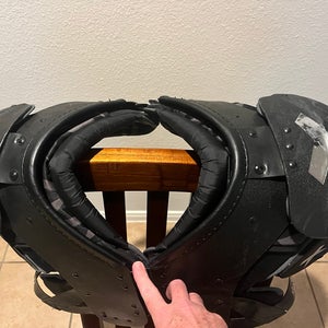 Extra Large Adult Xenith Pro Skill Shoulder Pads (Used)