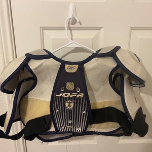 Large Senior Reebok 7K Shoulder Pads Pro Stock (Used)