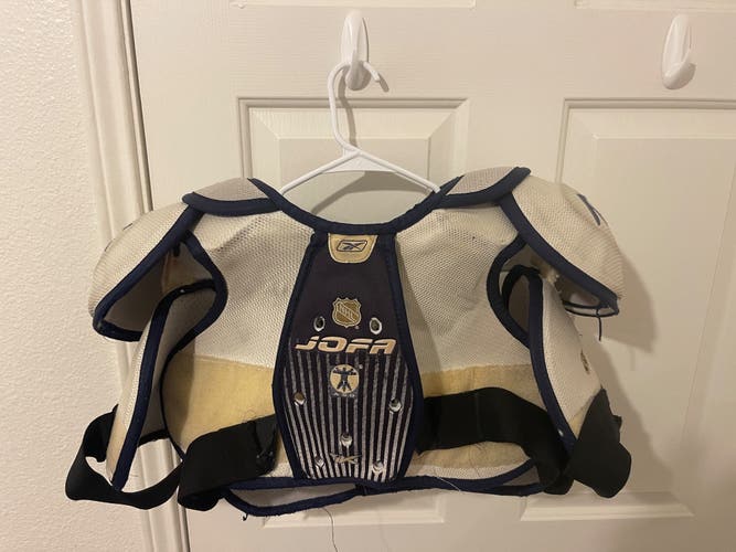 Large Senior Reebok 7K Shoulder Pads Pro Stock (Used)
