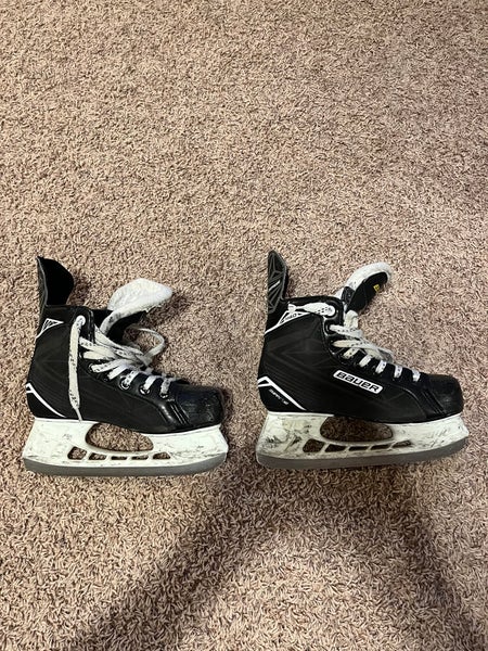 Bauer Supreme S140 Hockey Skates Size 4 (Used)