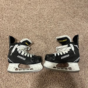 Bauer Supreme S140 Hockey Skates Size 2 (Used)