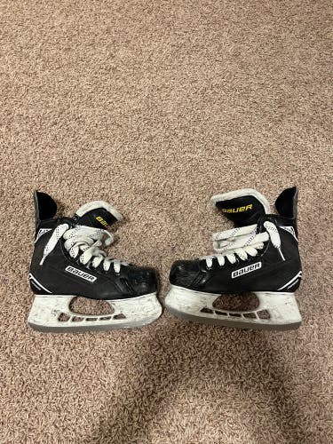 Bauer Supreme S140 Hockey Skates Size 2 (Used)