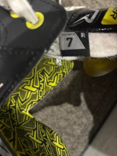 Bauer vapor x3.5 Inline Skates Regular Width Size 7 (Used)