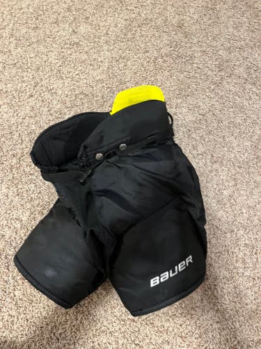Youth Medium Bauer Supreme S170 Hockey Pants (Used)