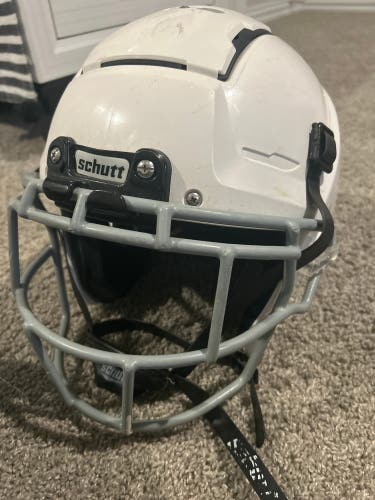 Medium Youth Schutt F7 Helmet (New)