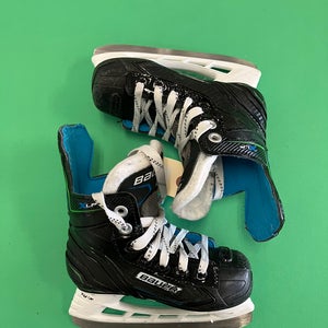 Youth Bauer XLP Hockey Skates Regular Width 9 (Used)