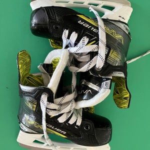 Youth Bauer Vapor X4 Hockey Skates Regular Width 11 (Used)