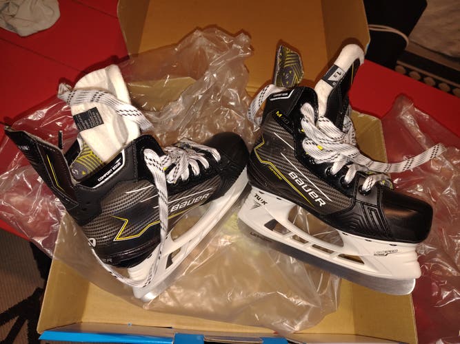 Bauer Supreme M40 Hockey Skates Size 1.5 Used 0nce