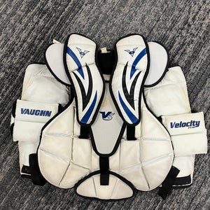 Intermediate Medium Vaughn Velocity 7100 Goalie Chest Protector (Used)