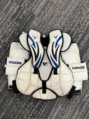 Intermediate Medium Vaughn Velocity 7100 Goalie Chest Protector (Used)