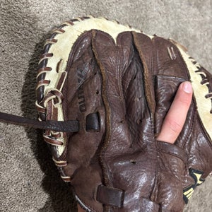 Mizuno RH Catcher's Glove 32" (Used)