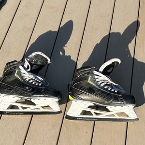 Bauer Elite Hockey Goalie Skates 10 (Used)