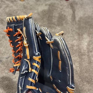 SP RH Baseball Glove 11" (Used)