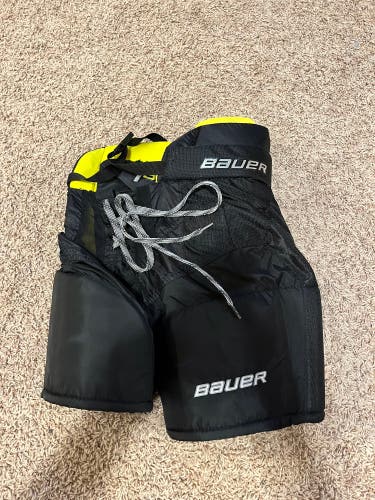 Youth Large Bauer Supreme 1S Hockey Pants (Used)