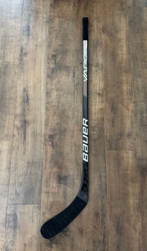 Youth Bauer Vapor Hyperlite Right Handed Hockey Stick P92 (Used)