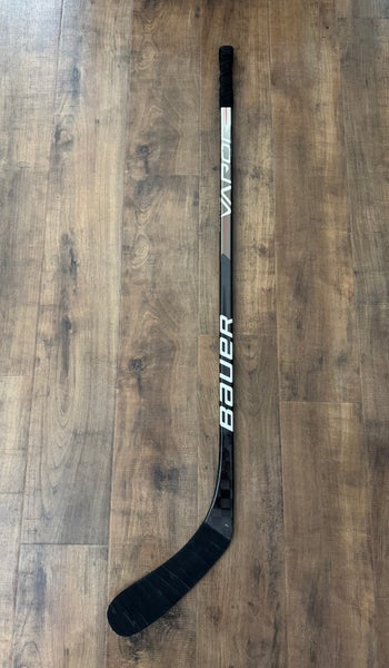 Youth Bauer Vapor Hyperlite Right Handed Hockey Stick P92 (Used)