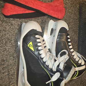 Graf Supra G5500 Hockey Goalie Skates Regular Width 9 (Used)