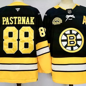 David Pastrnak Boston Bruins Hockey Jersey Yellow size 54 Vintage