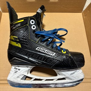 Bauer Supreme Elite Hockey Skates Size 3.5 (Used)