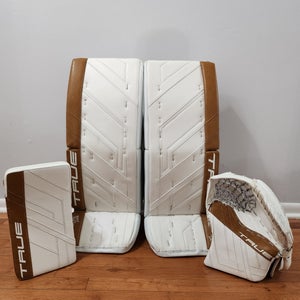 2025 32" True HZRDUS 7X4 Goalie Leg Pads (Used)