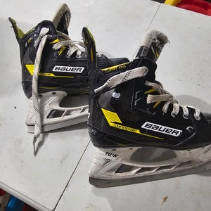 Bauer Supreme M4 Hockey Skates Extra Wide Width Size 3.5 (Used)