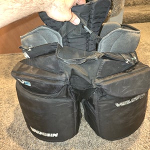 Senior Large Vaughn Velocity V9 Pro Hockey Goalie Pants (Used)