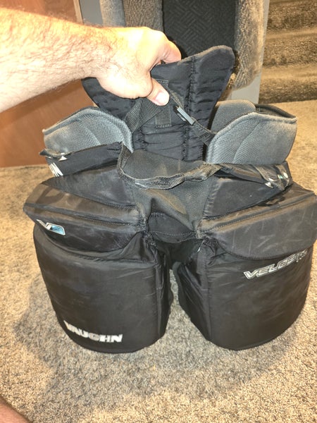 Senior Large Vaughn Velocity V9 Pro Hockey Goalie Pants (Used)