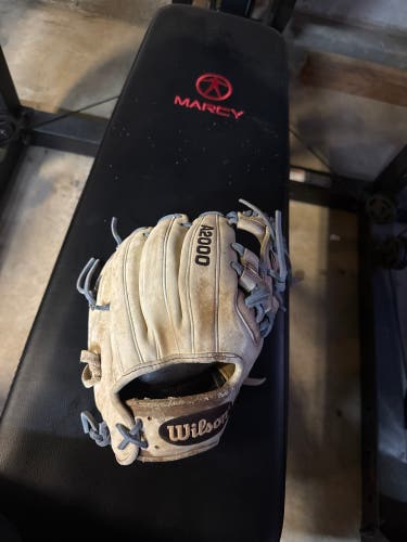 Wilson A2000 RH Infield Baseball Glove 11.5" (Used)