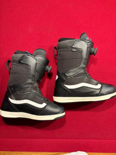 Men's Size M 9.0 (W 10.0) Vans Encore Snowboard Boots (Used)