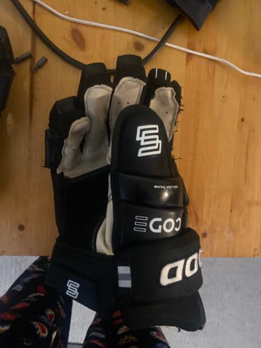 Sher-Wood code encrypt 2 Gloves 15" (Used)