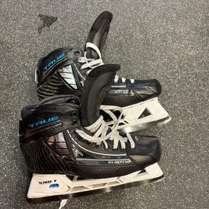 2024 True True SVH Pro Two Piece Hockey Goalie Skates Regular Width Pro Stock 10 (Used)