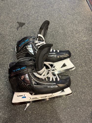 2024 True True SVH Pro Two Piece Hockey Goalie Skates Regular Width Pro Stock 10 (Used)